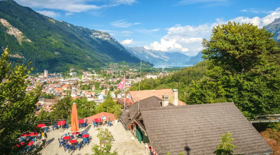 Nuestros servicios de alquiler de coches ofrecen una diversa selección de vehículos en Matten en Interlaken.